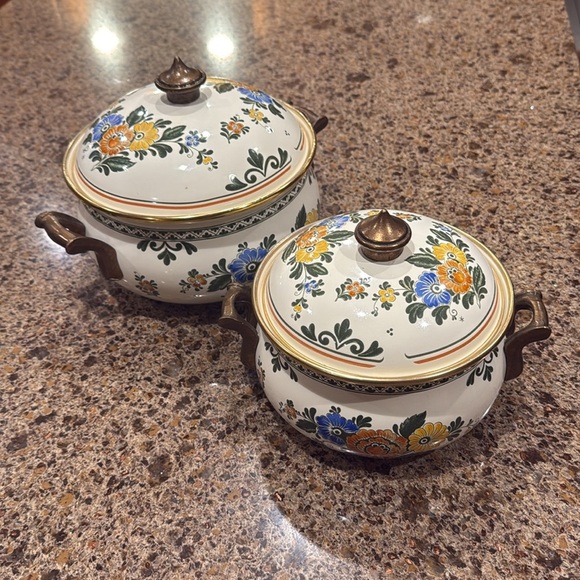 Vintage Asta Germany Enamel Cookware 2 Pot 8.5” and 7” Diameter Floral Pattern - Picture 7 of 9